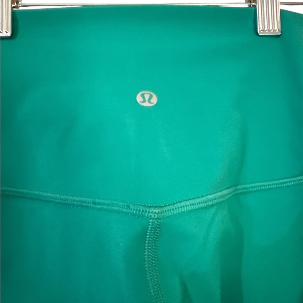 Lululemon Green Cropped Leggings - Picture 2 of 3